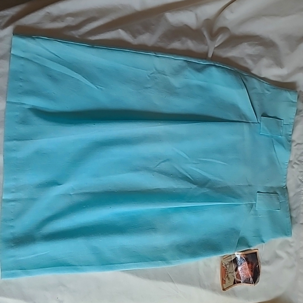 Jaclyn Smith Mint Linen Pencil Skirt!